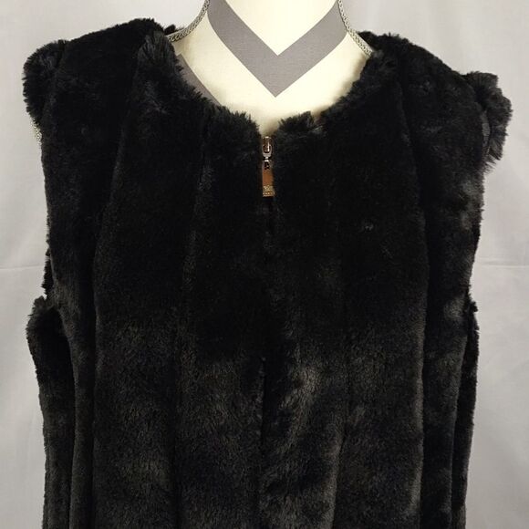 Chaus Faux Fur Vest  - Picture 2 of 7